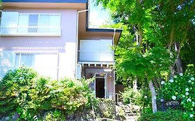 Hakone Leon